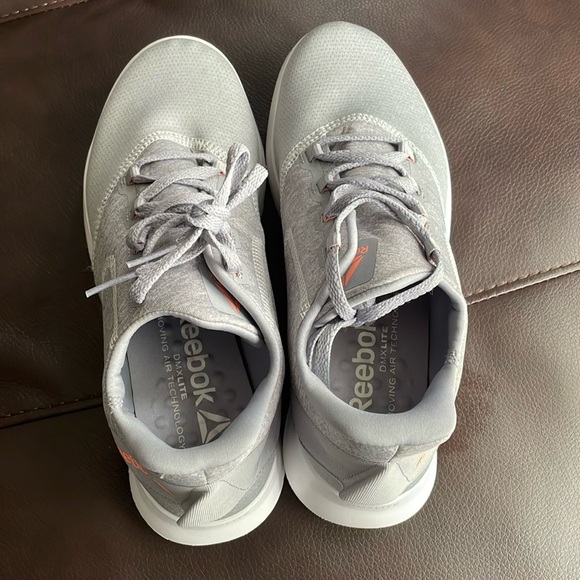 Women’s Walking Shoes - Picture 4 of 6